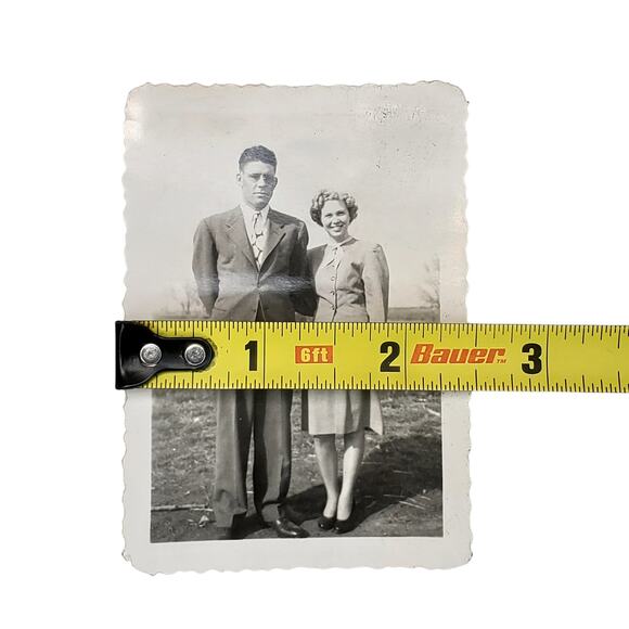 Vtg Lovely Handsome Couple Original Monochrome Photography Found Snapshot - Picture 4 of 4